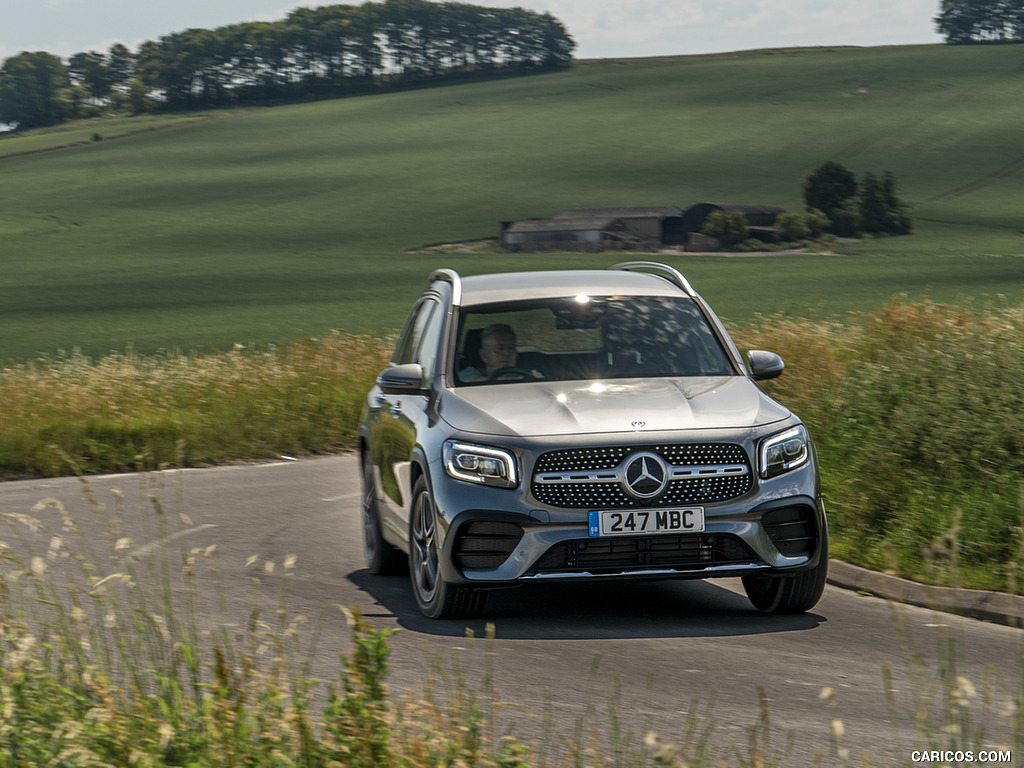 2020 Mercedes-Benz GLB 220d (UK-Spec) - Front