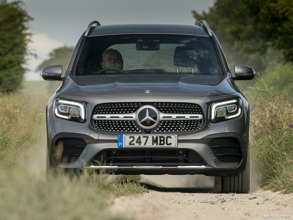 2020 Mercedes-Benz GLB 220d (UK-Spec) - Front