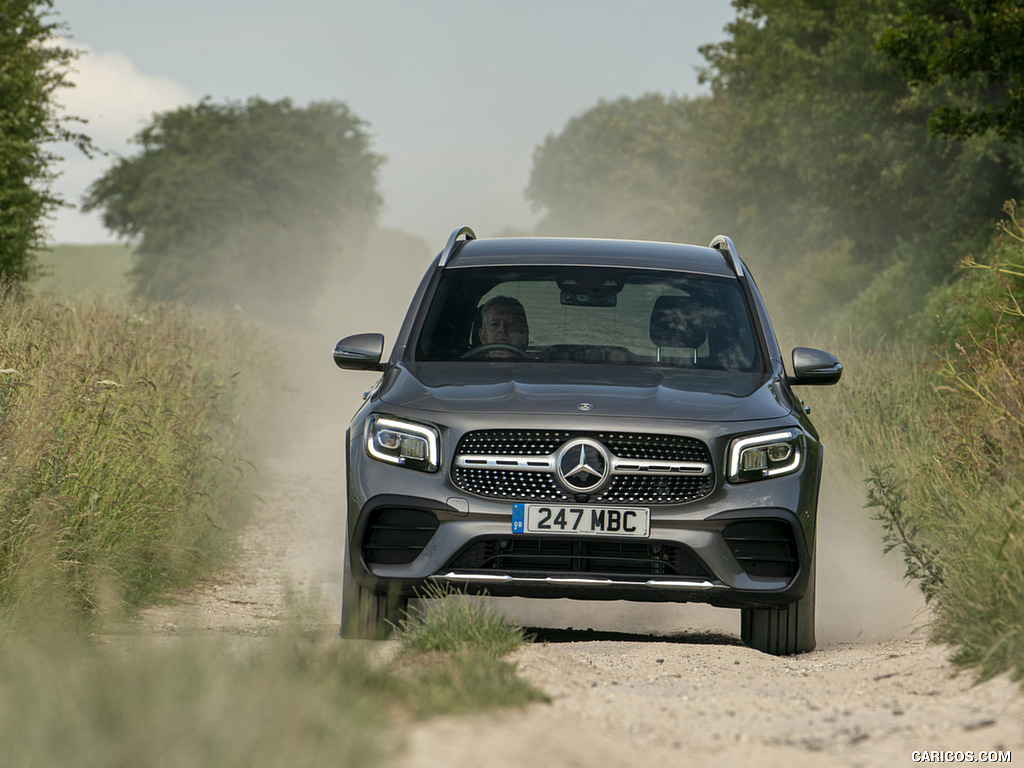 2020 Mercedes-Benz GLB 220d (UK-Spec) - Front