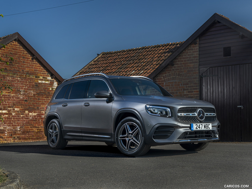 2020 Mercedes-Benz GLB 220d (UK-Spec) - Front