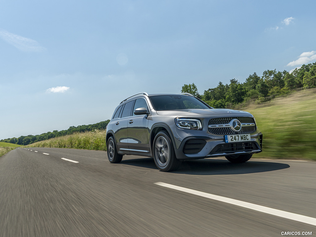 2020 Mercedes-Benz GLB 220d (UK-Spec) - Front Three-Quarter