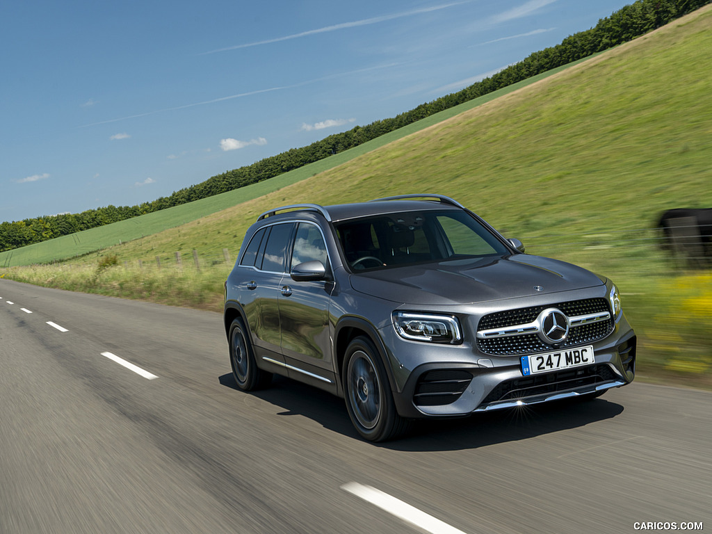 2020 Mercedes-Benz GLB 220d (UK-Spec) - Front Three-Quarter