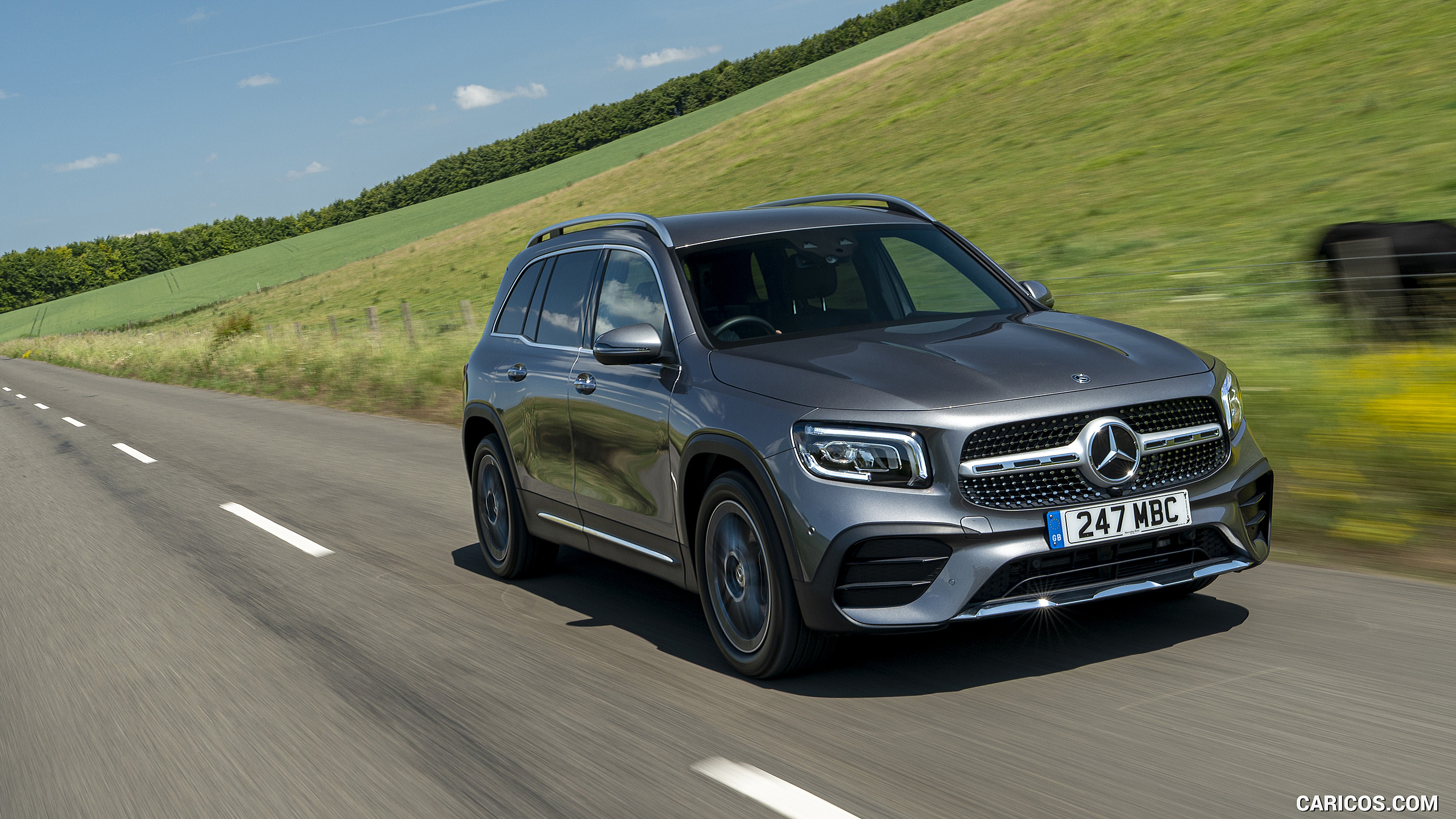 2020 Mercedes-Benz GLB 220d (UK-Spec) - Front Three-Quarter | Caricos