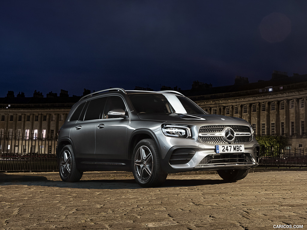 2020 Mercedes-Benz GLB 220d (UK-Spec) - Front Three-Quarter