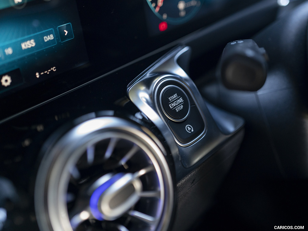 2020 Mercedes-Benz GLB 220d (UK-Spec) - Interior, Detail