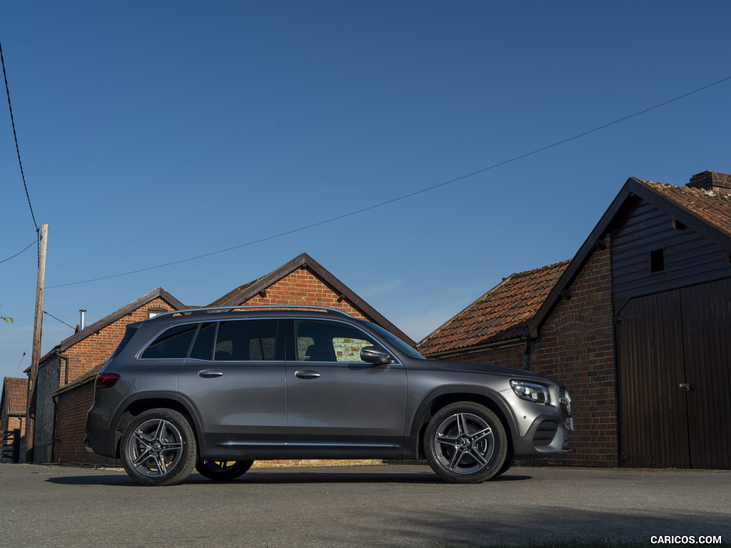 2020 Mercedes-Benz GLB 220d (UK-Spec) - Side