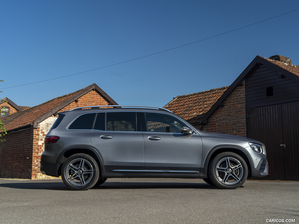 2020 Mercedes-Benz GLB 220d (UK-Spec) - Side