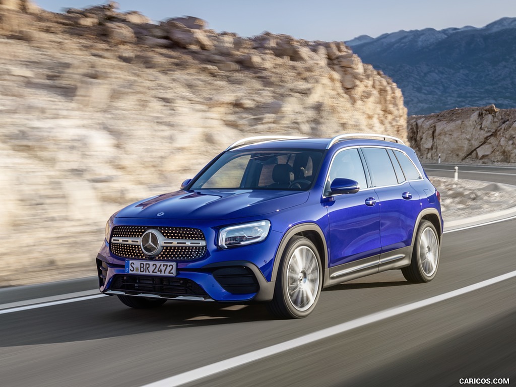 2020 Mercedes-Benz GLB 250 AMG Line (Color: Galaxy Blue) - Front Three-Quarter