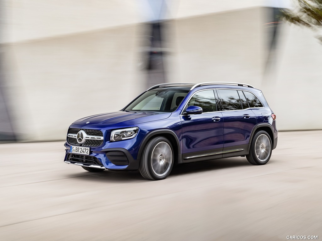 2020 Mercedes-Benz GLB 250 AMG Line (Color: Galaxy Blue) - Front Three-Quarter