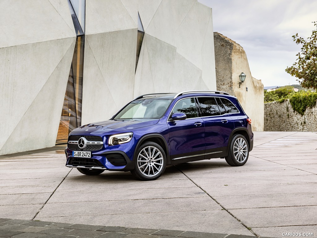 2020 Mercedes-Benz GLB 250 AMG Line (Color: Galaxy Blue) - Front Three-Quarter