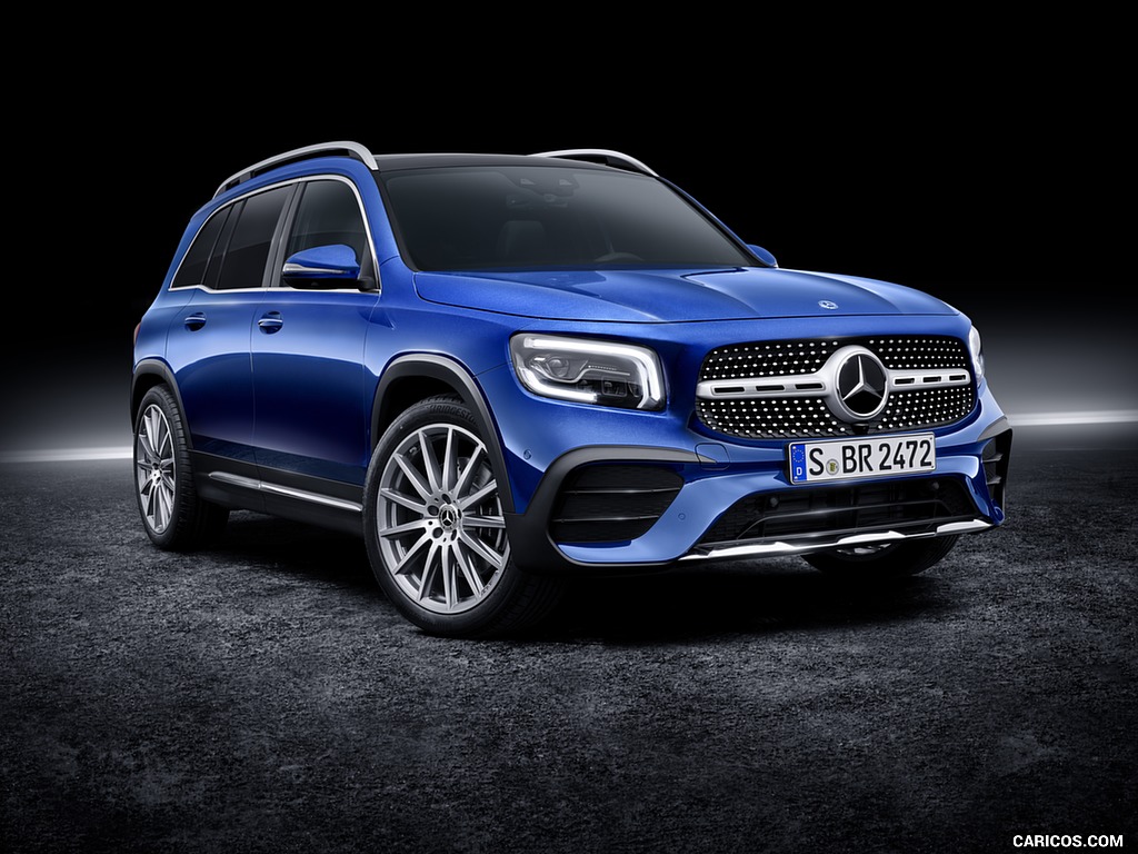 2020 Mercedes-Benz GLB 250 AMG Line (Color: Galaxy Blue) - Front Three-Quarter