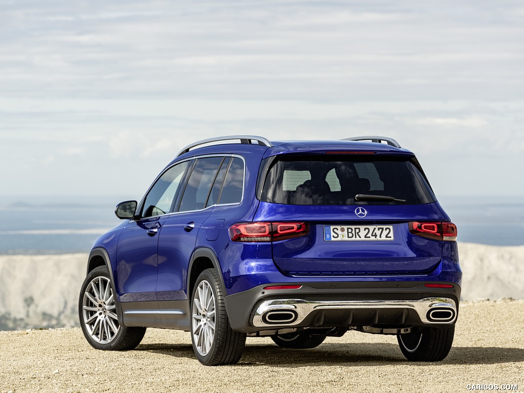 2020 Mercedes-Benz GLB 250 AMG Line (Color: Galaxy Blue) - Rear Three-Quarter