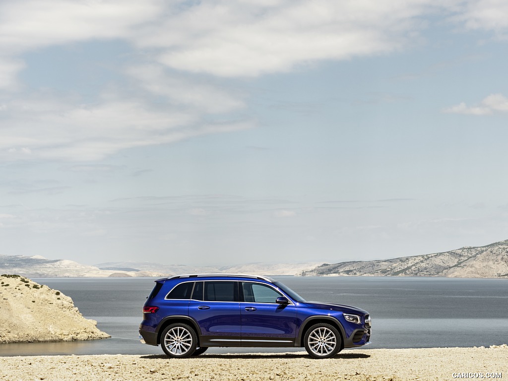 2020 Mercedes-Benz GLB 250 AMG Line (Color: Galaxy Blue) - Side