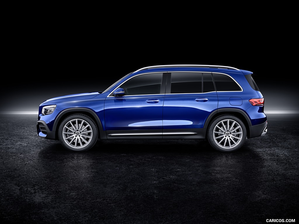 2020 Mercedes-Benz GLB 250 AMG Line (Color: Galaxy Blue) - Side