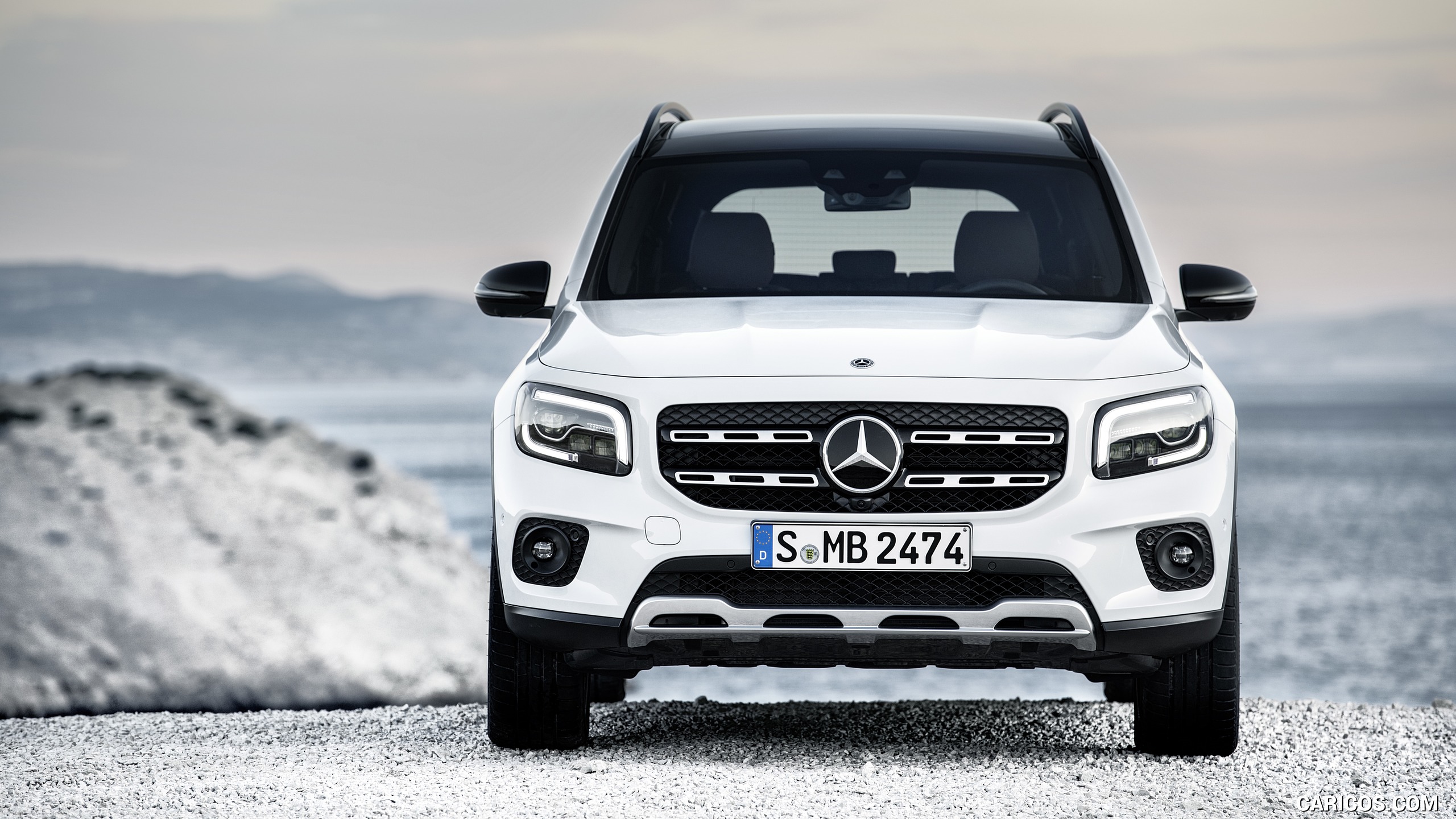 2020 Mercedes-Benz GLB 250 Edition 1 (Digital White) - Front, #44 of 186