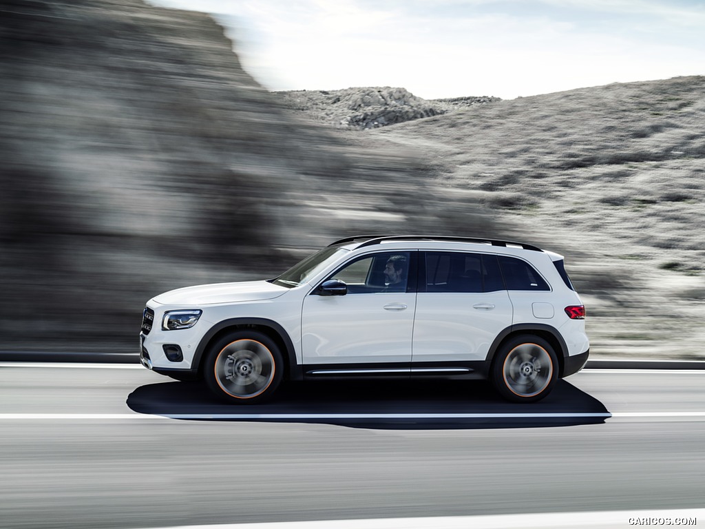 2020 Mercedes-Benz GLB 250 Edition 1 (Digital White) - Side