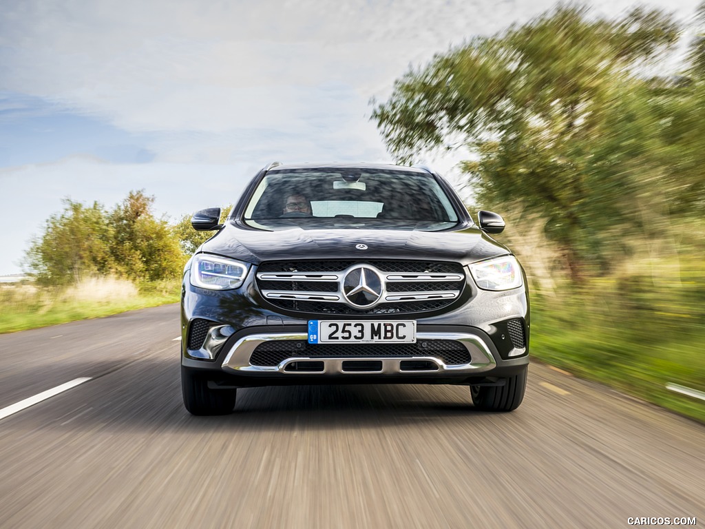 2020 Mercedes-Benz GLC 220d (UK-Spec) - Front