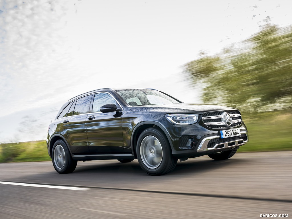 2020 Mercedes-Benz GLC 220d (UK-Spec) - Front Three-Quarter