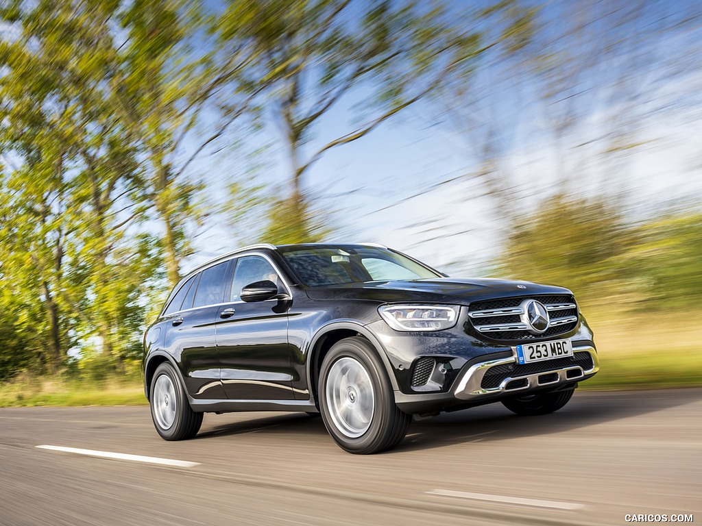 2020 Mercedes-Benz GLC 220d (UK-Spec) - Front Three-Quarter