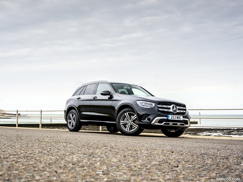 2020 Mercedes-Benz GLC 220d (UK-Spec) - Front Three-Quarter