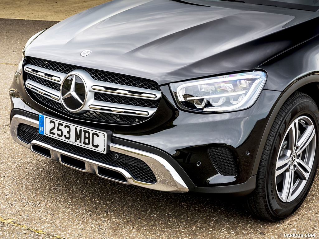 2020 Mercedes-Benz GLC 220d (UK-Spec) - Grille