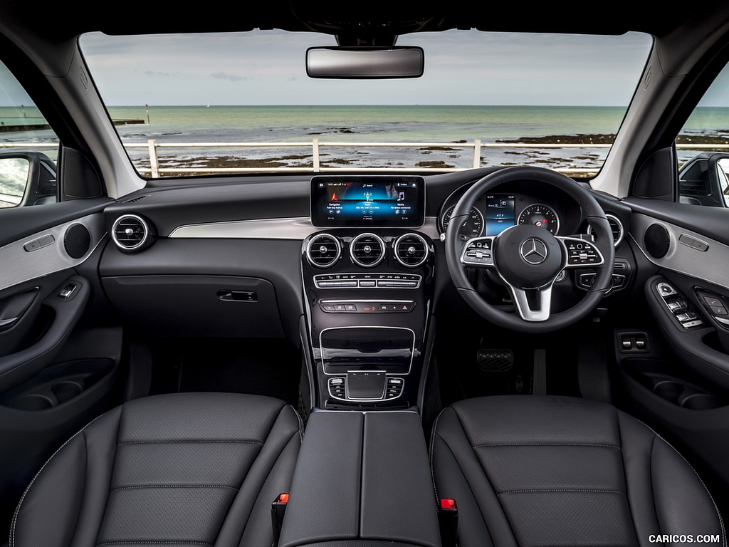 2020 Mercedes-Benz GLC 220d (UK-Spec) - Interior, Cockpit