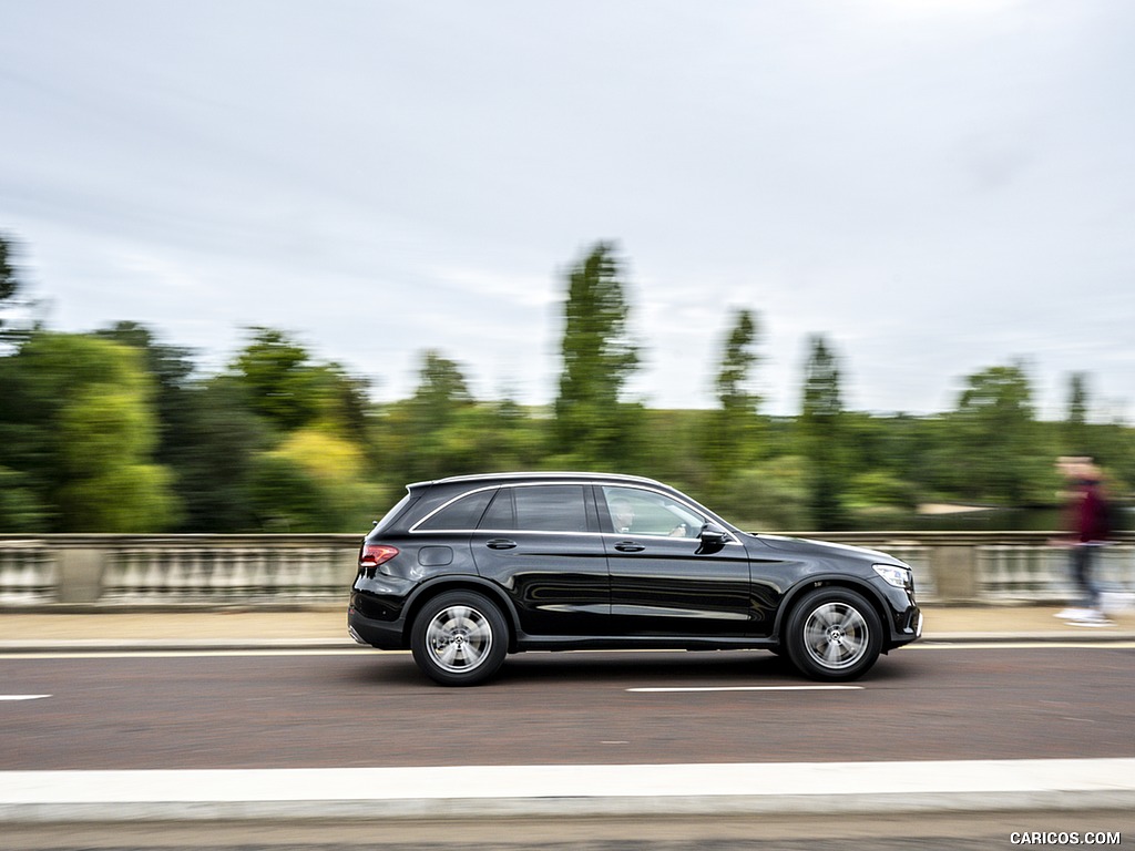 2020 Mercedes-Benz GLC 220d (UK-Spec) - Side