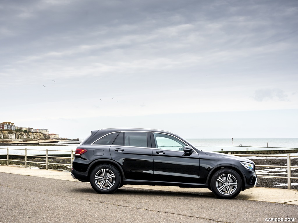 2020 Mercedes-Benz GLC 220d (UK-Spec) - Side