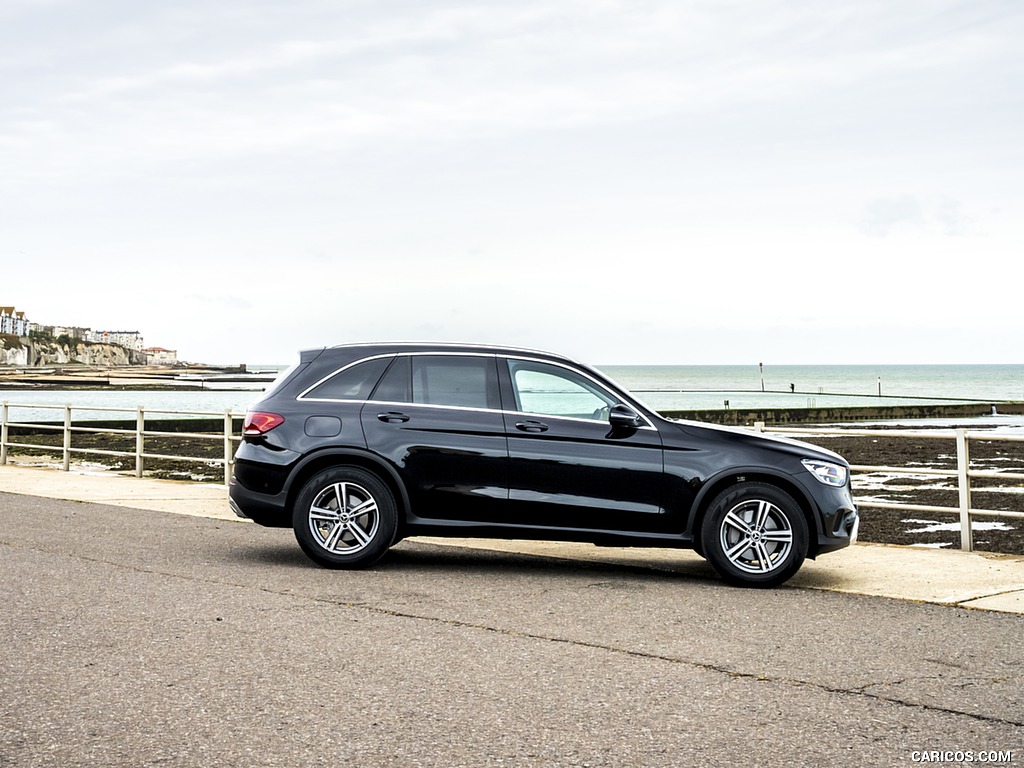 2020 Mercedes-Benz GLC 220d (UK-Spec) - Side