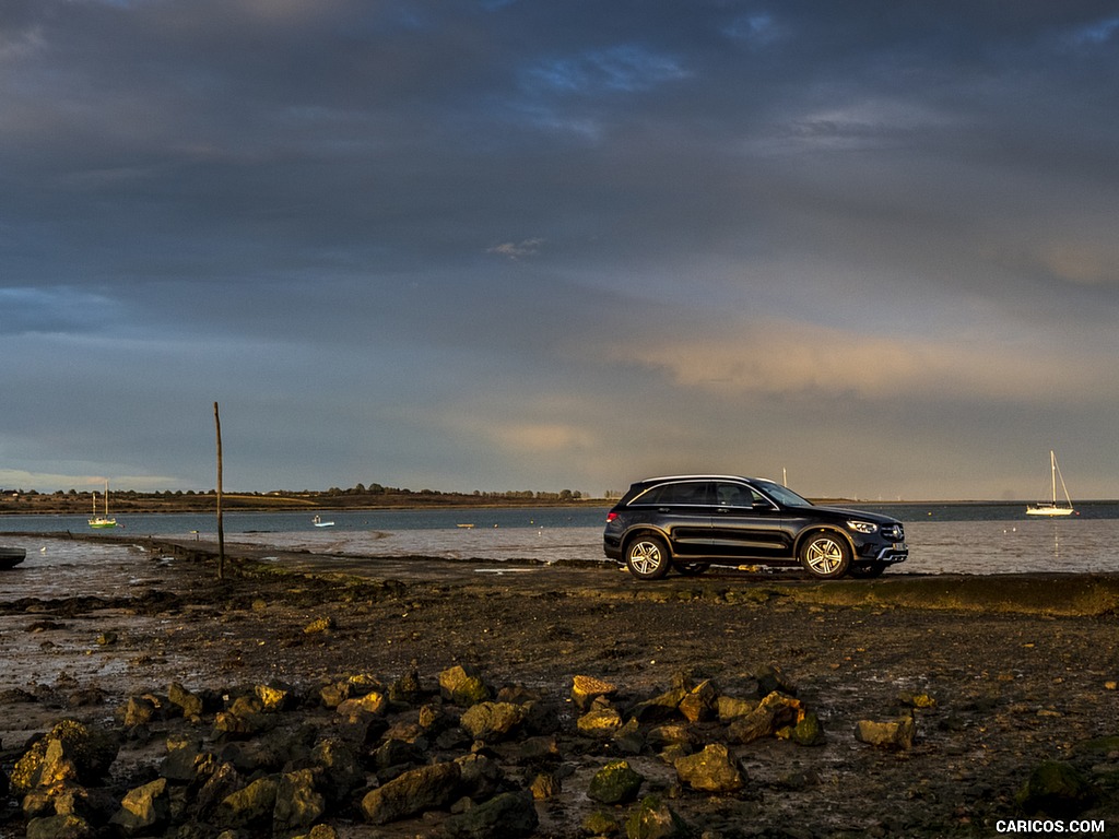 2020 Mercedes-Benz GLC 220d (UK-Spec) - Side