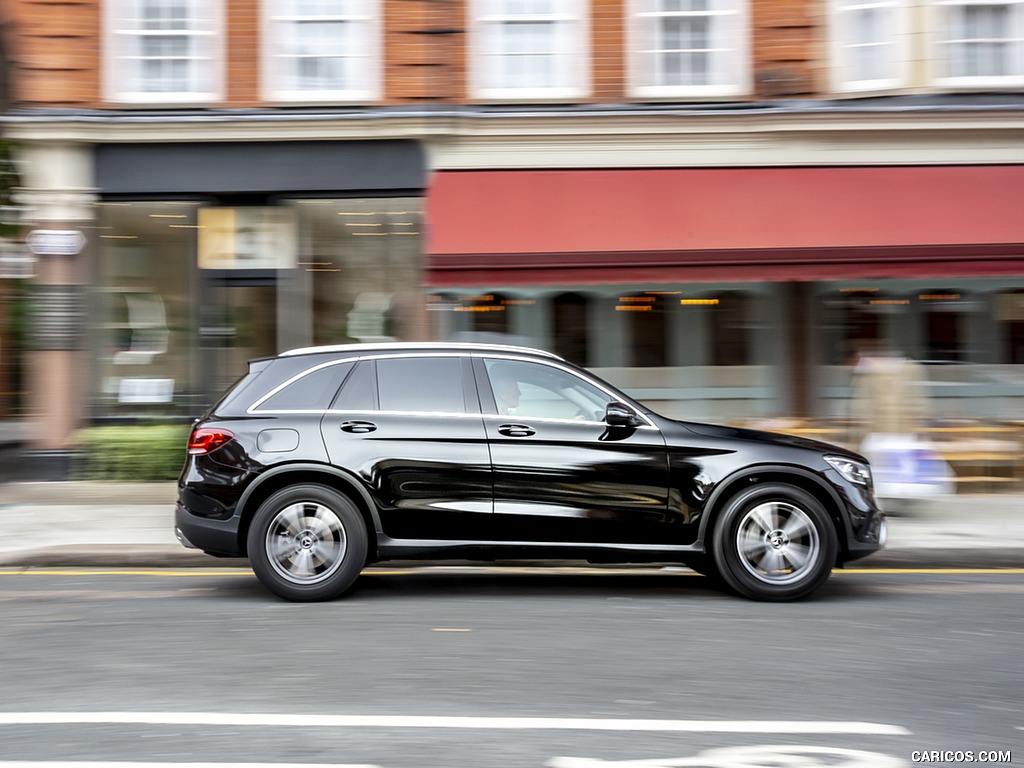 2020 Mercedes-Benz GLC 220d (UK-Spec) - Side