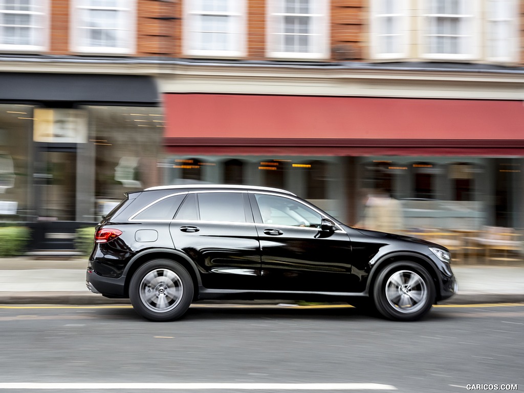 2020 Mercedes-Benz GLC 220d (UK-Spec) - Side