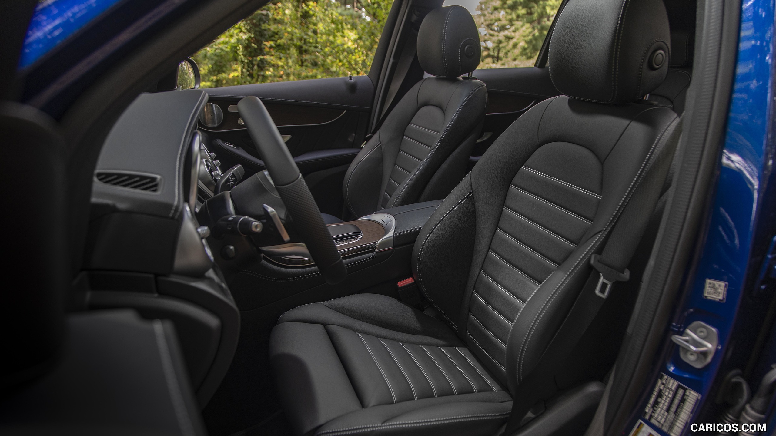 2020 Mercedes-Benz GLC 300 (US-Spec) - Interior, Front Seats, #98 of 99