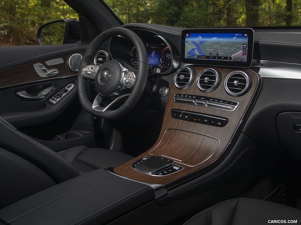 2020 Mercedes-Benz GLC 300 (US-Spec) - Interior