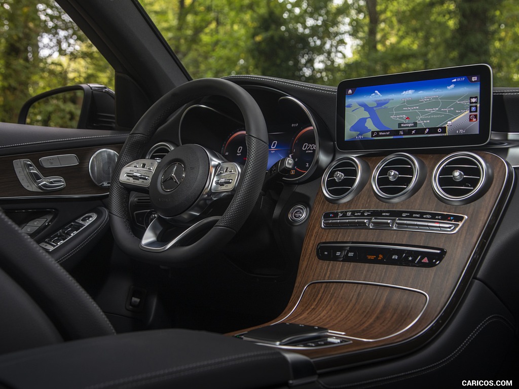 2020 Mercedes-Benz GLC 300 (US-Spec) - Interior