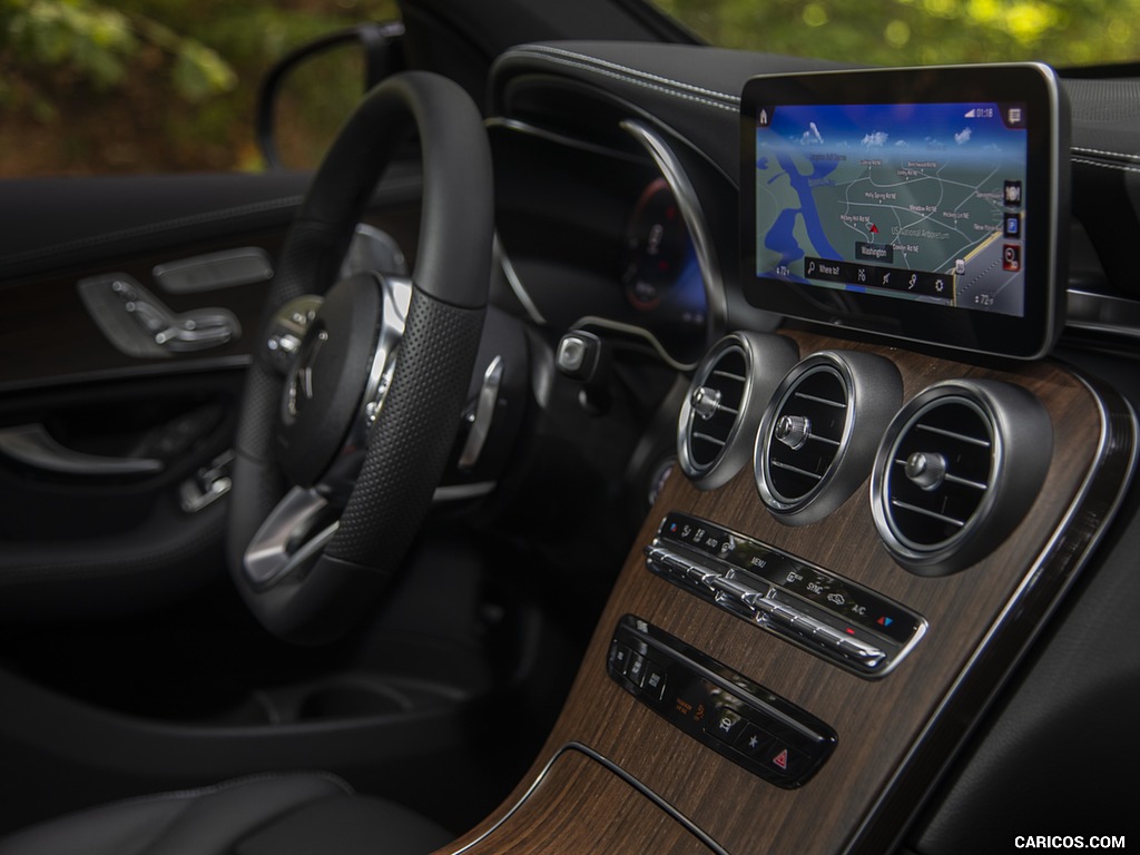 2020 Mercedes-Benz GLC 300 (US-Spec) - Interior