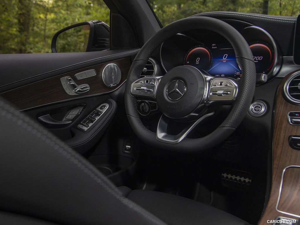 2020 Mercedes-Benz GLC 300 (US-Spec) - Interior