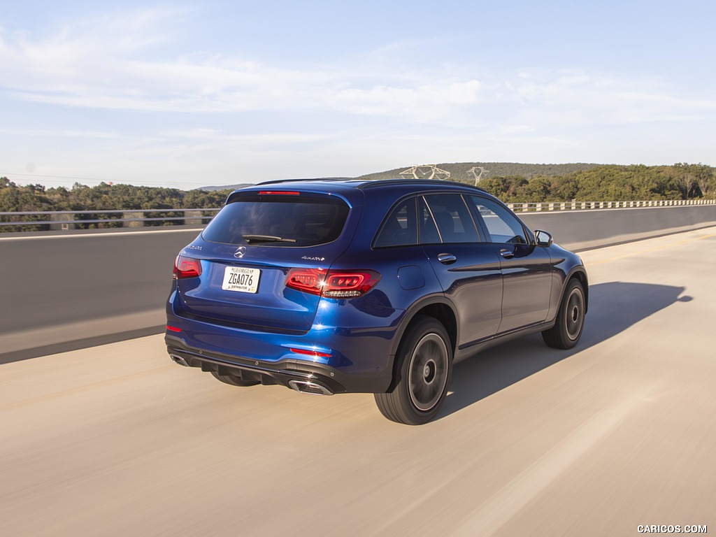 2020 Mercedes-Benz GLC 300 (US-Spec) - Rear Three-Quarter