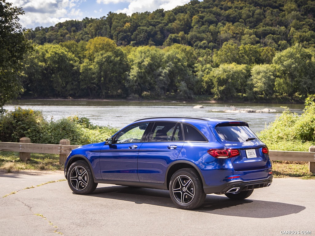 2020 Mercedes-Benz GLC 300 (US-Spec) - Rear Three-Quarter