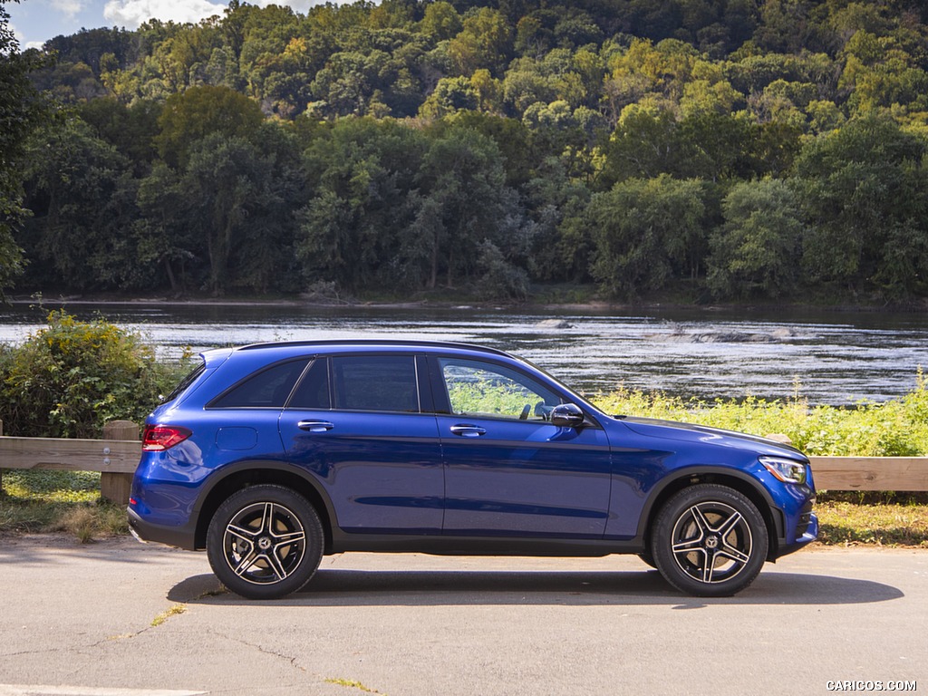 2020 Mercedes-Benz GLC 300 (US-Spec) - Side