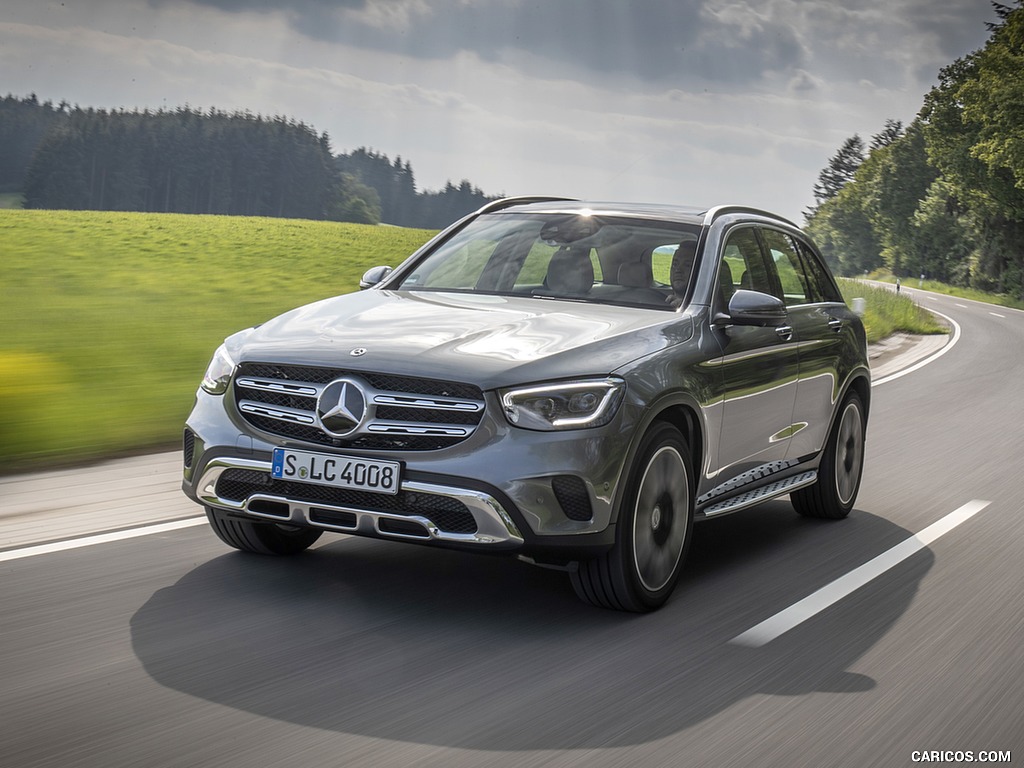 2020 Mercedes-Benz GLC 300 4MATIC (Color: Selenite Grey Metallic) - Front Three-Quarter