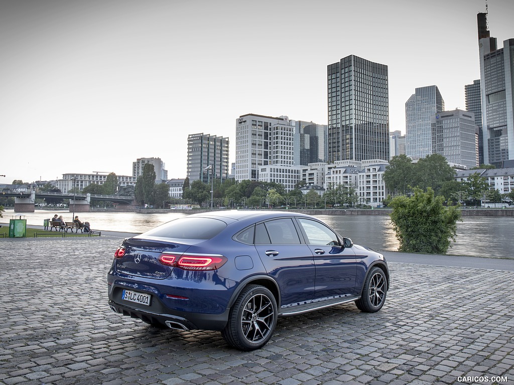 2020 Mercedes-Benz GLC 300 4MATIC Coupe (Color: Brilliant Blue Metallic) - Rear Three-Quarter