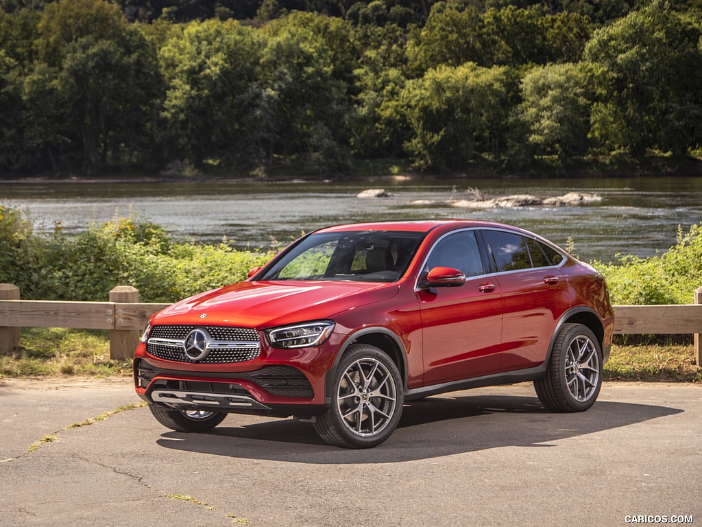 2020 Mercedes-Benz GLC 300 Coupe (US-Spec) - Front Three-Quarter