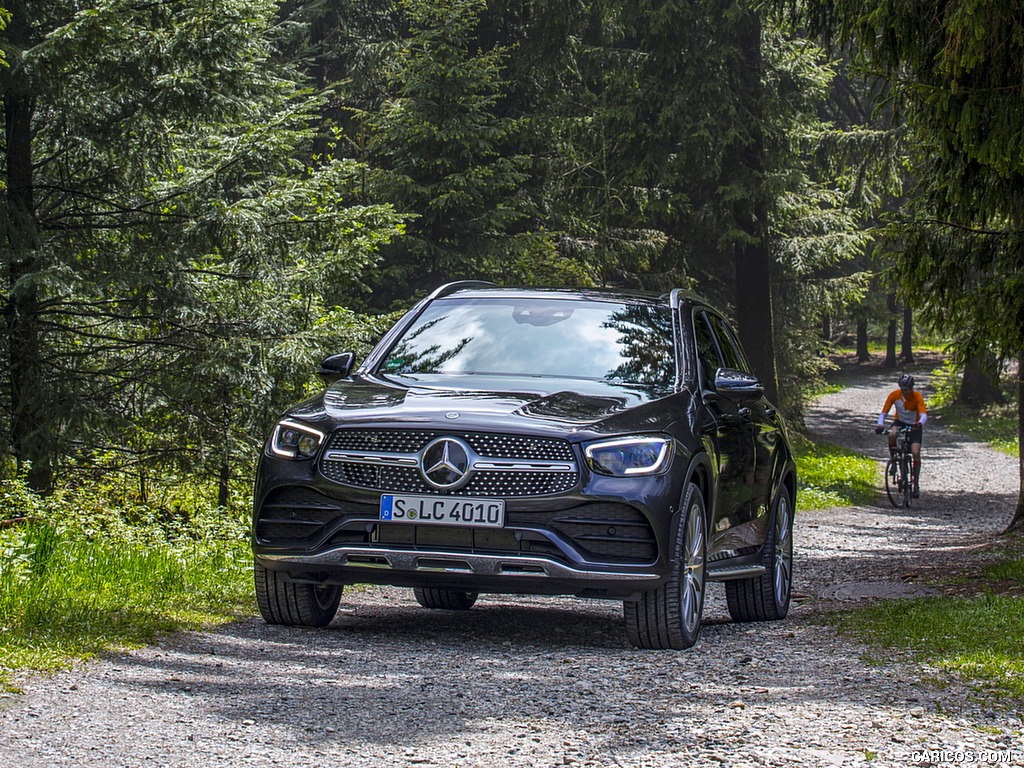 2020 Mercedes-Benz GLC 300 d 4MATIC (Color: Graphite Grey Metallic) - Front