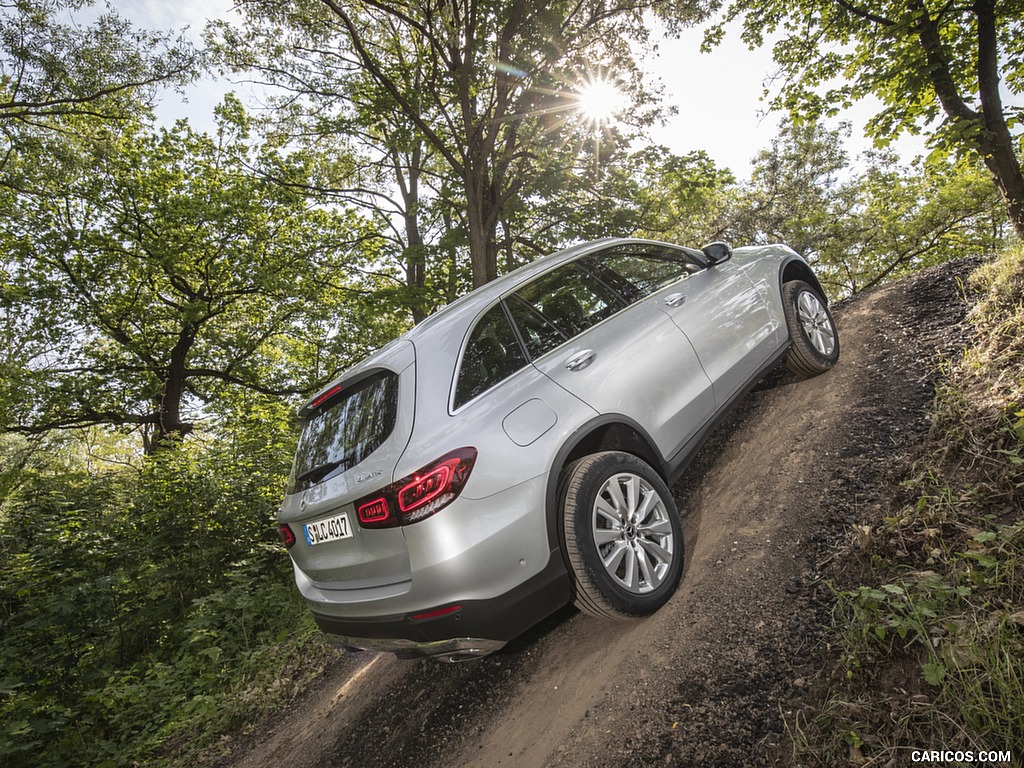 2020 Mercedes-Benz GLC 300 d 4MATIC (Color: Iridium Silver Metallic) - Off-Road