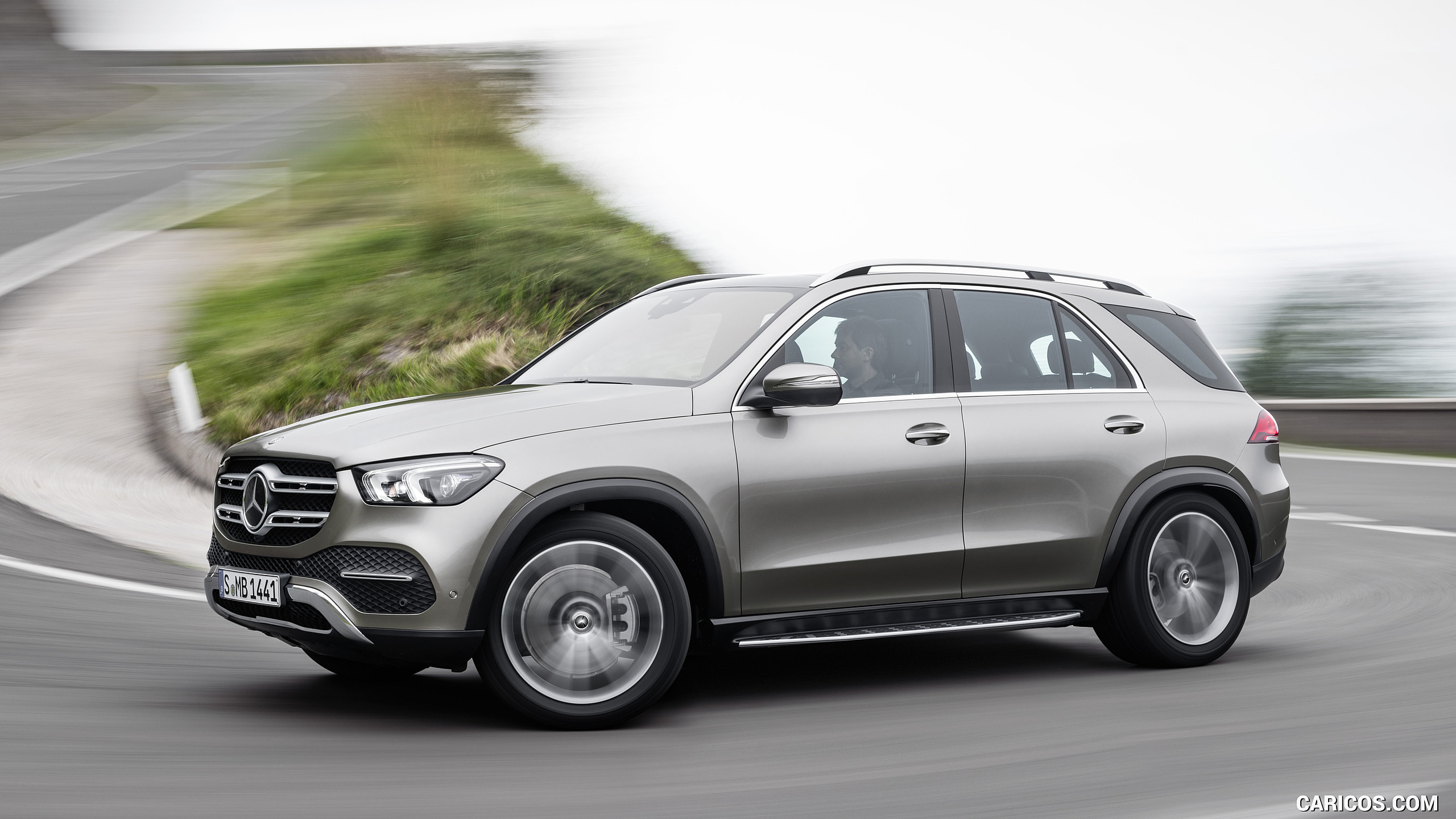 2020 Mercedes-Benz GLE (Color: Mojave Silver) - Front Three-Quarter, #1 of 358