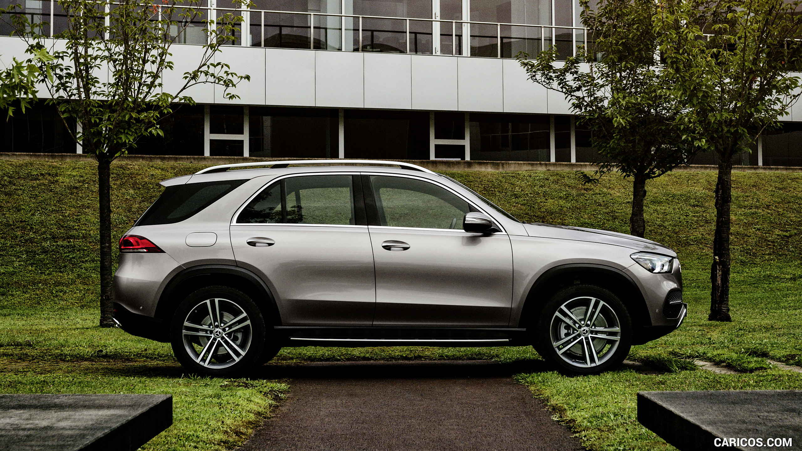 2020 Mercedes-Benz GLE (Color: Mojave Silver) - Side, #48 of 358