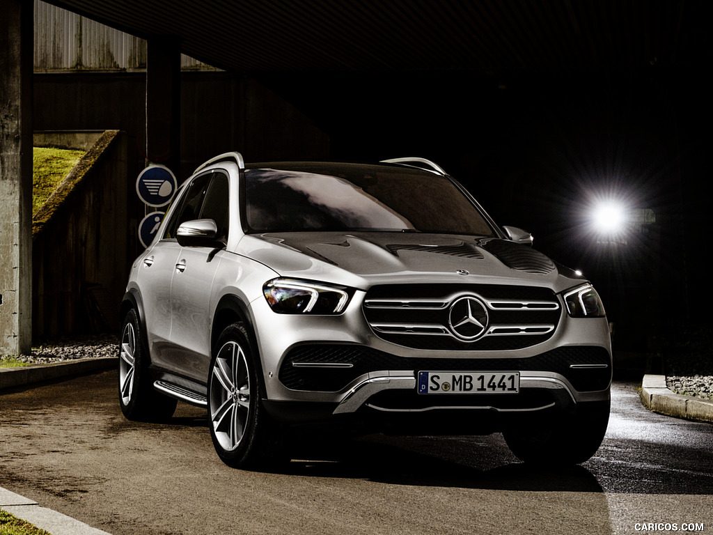 2020 Mercedes-Benz GLE (Color: Mojave Silver) - Front Three-Quarter