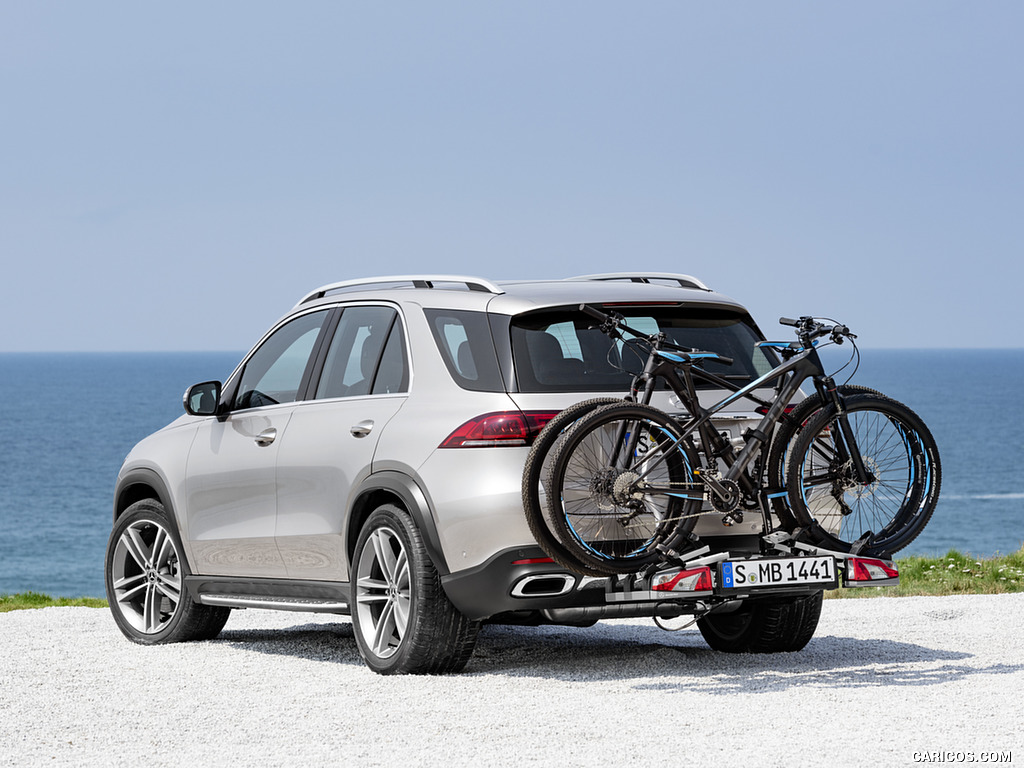 2020 Mercedes-Benz GLE (Color: Mojave Silver) - Rear Three-Quarter