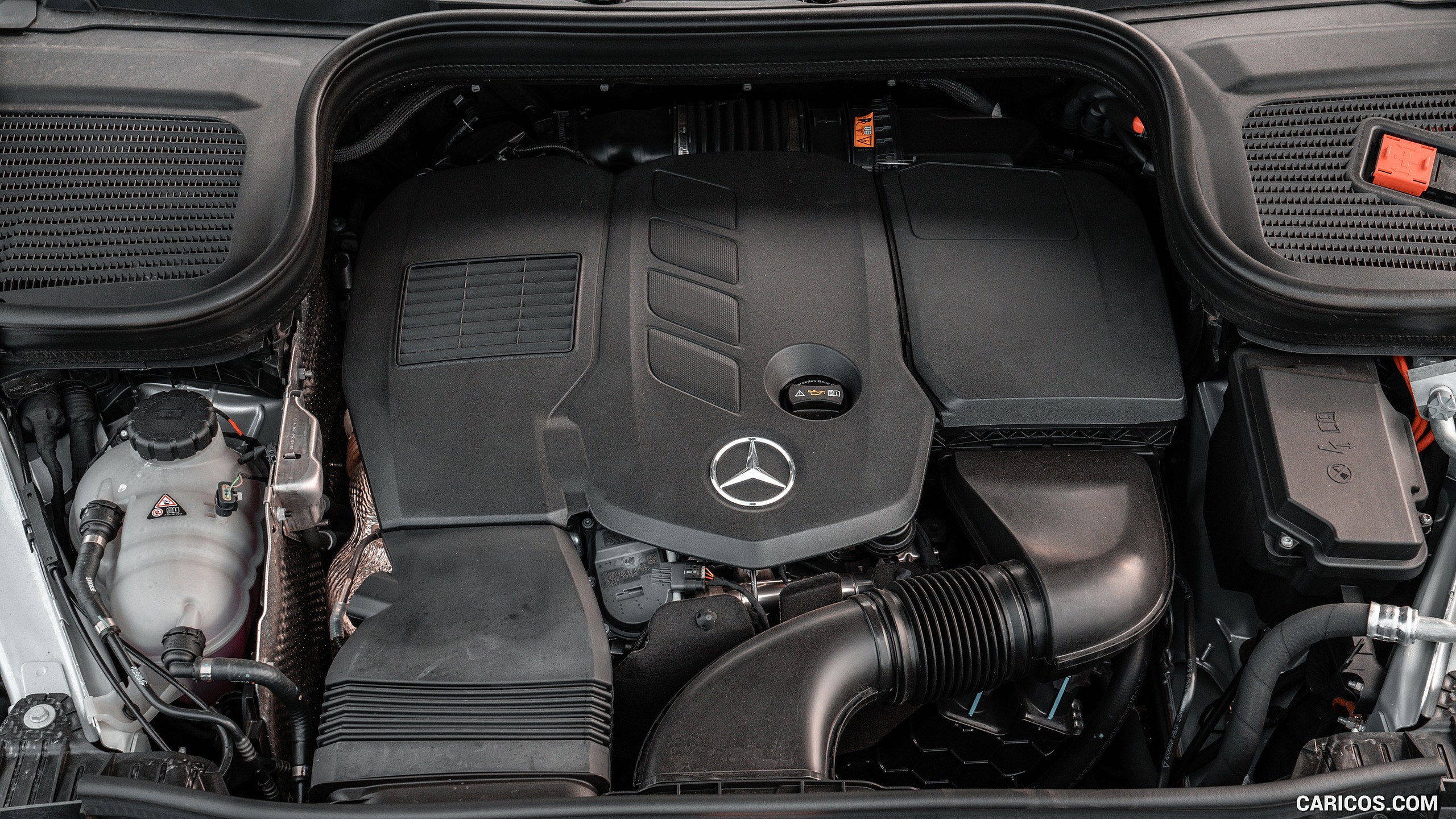 2020 Mercedes-Benz GLE 300d (UK-Spec) - Engine, #38 of 58